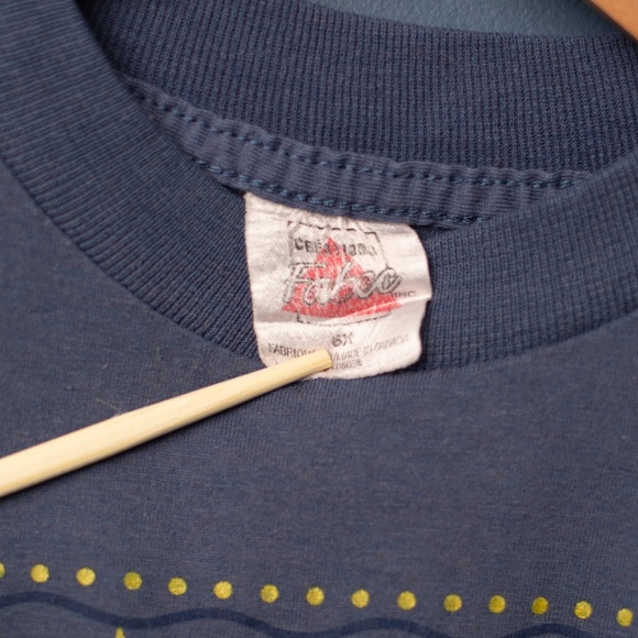 2/$20- VINTAGE Lillooet graphic t-shirt - Picture 3 of 3